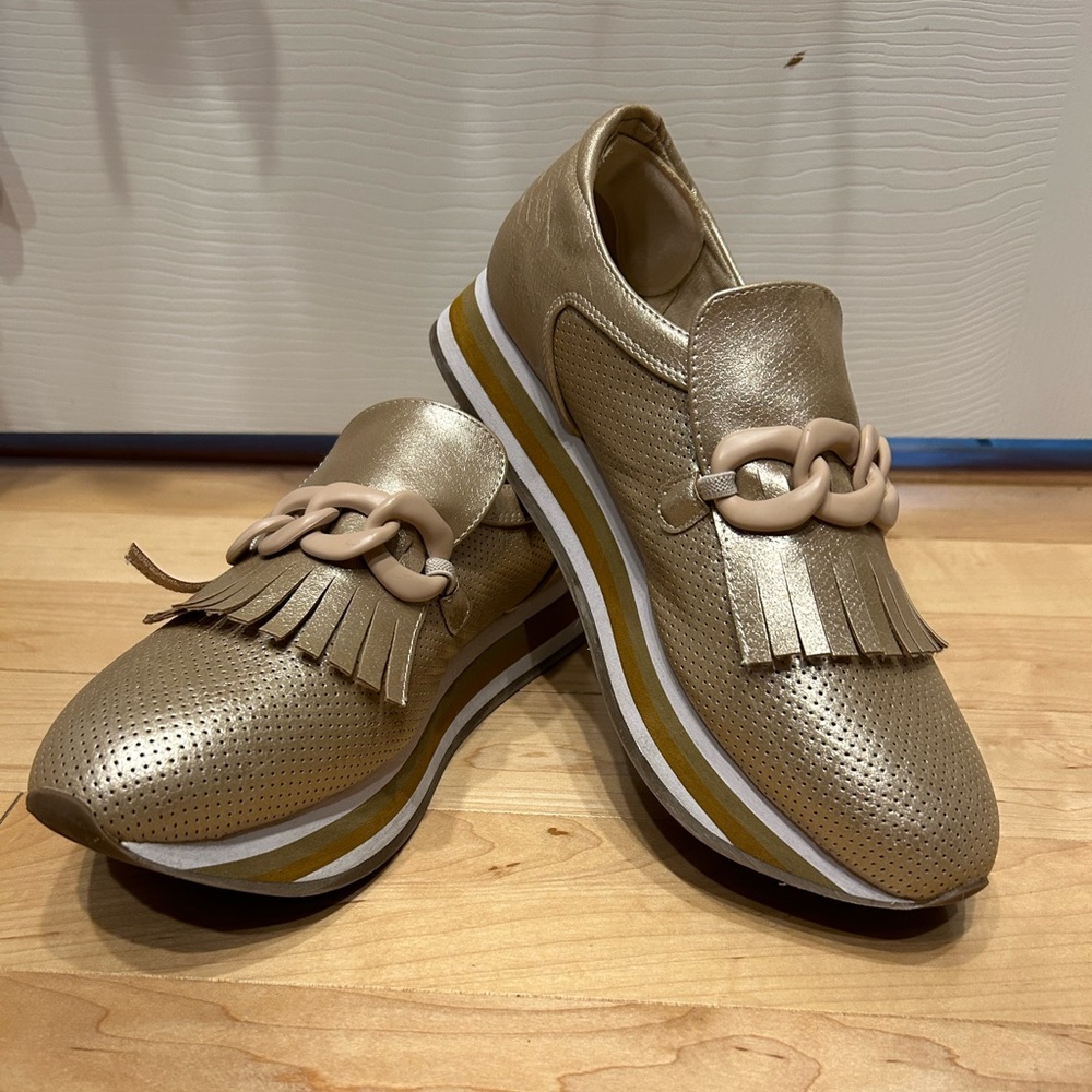 Coconuts by Matisse Bess Platform Loafer. Barely worn. Size 9